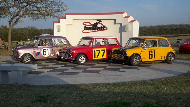 Vintage racing a Mini Cooper