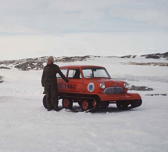 Nodwell and Mini Trac, a Leyland Morris 850 body mounted on a track chassis