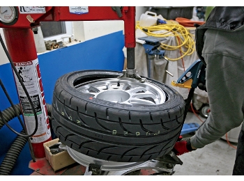 Mount & Balance 1 Wheel/tire