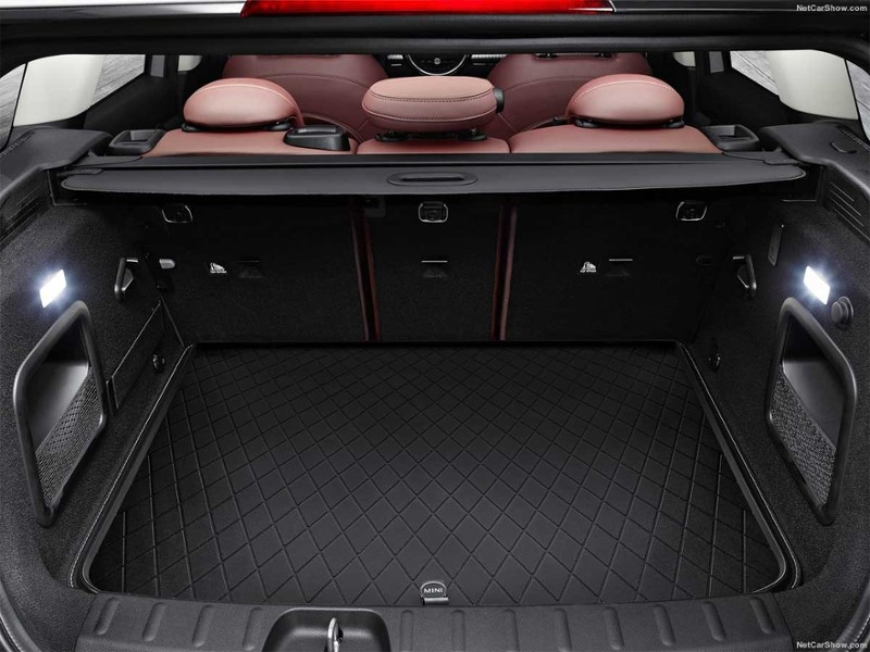 black mini trunk