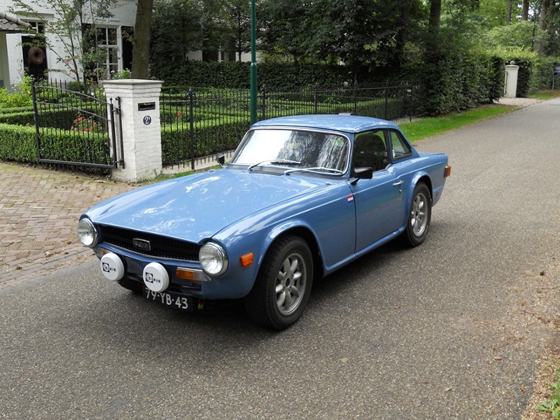 Fiberglass Works Type Hard Top for Triumph TR6 - White Fiberglass Works Type Hard Top for Triumph TR6 - White