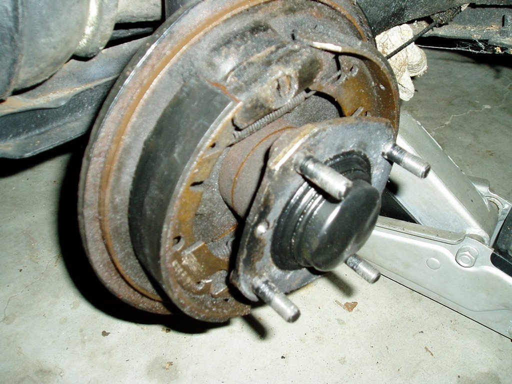 Installing_wheel_studs